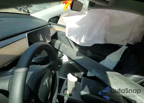 2022 Tesla Model Y z USA, uszkodzony, nr VIN 7SAYGDEE1NA017005